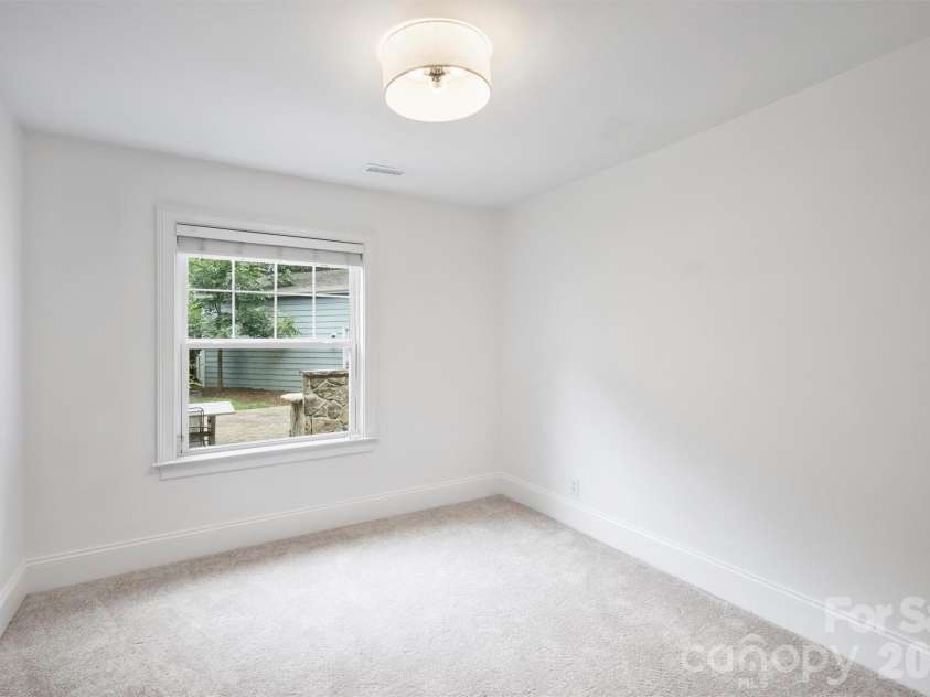 1929 Marguerite Avenue, Charlotte, NC 28205.  MLS# CAR4408690, YatesRealty ID 42265. 
