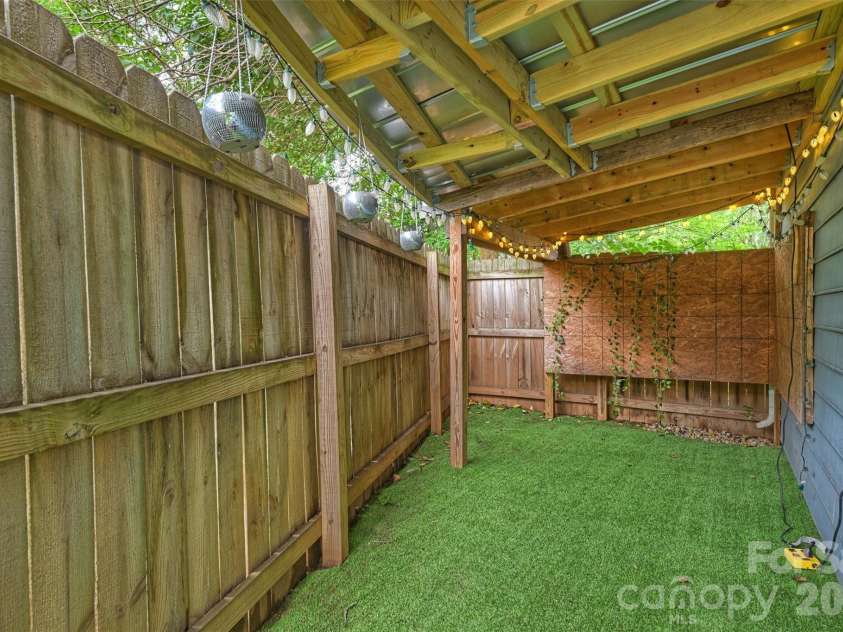 1929 Marguerite Avenue, Charlotte, NC 28205.  MLS# CAR4408690, YatesRealty ID 42265. 