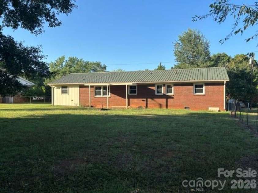 2378 Old Field Road, Gastonia, NC 28056.  MLS# CAR4404072, YatesRealty ID 42268. 