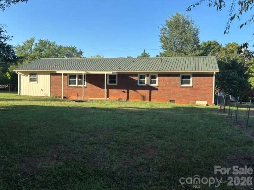 2378 Old Field Road, Gastonia, NC 28056.  MLS# CAR4404072, YatesRealty ID 42268. 