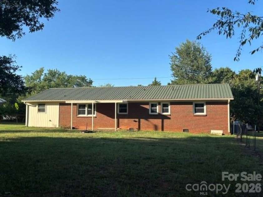 2378 Old Field Road, Gastonia, NC 28056.  MLS# CAR4404072, YatesRealty ID 42268. 