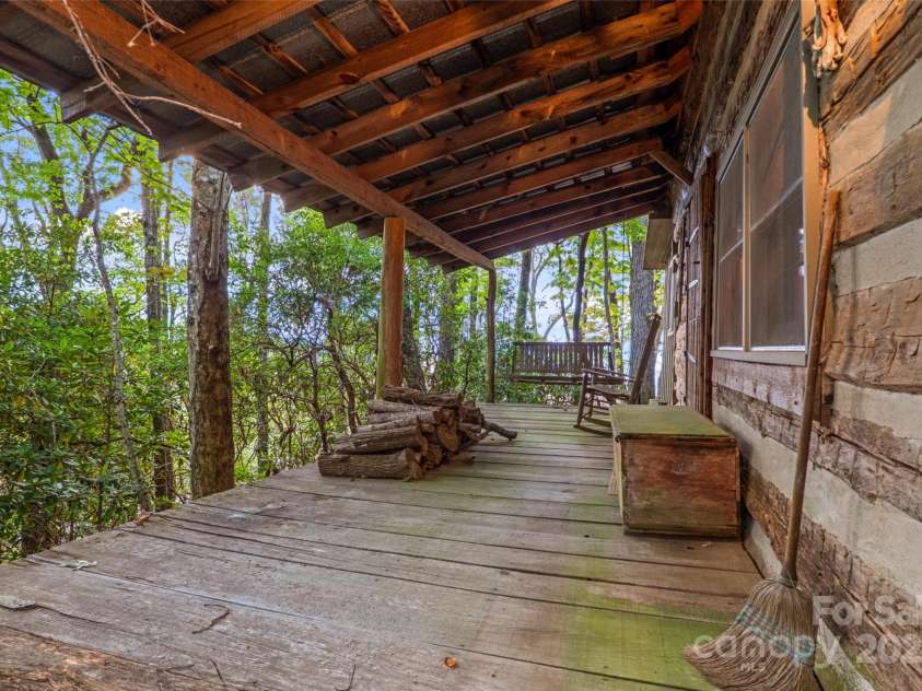 243 Ridgeline Drive, Brevard, NC 28712.  MLS# CAR4313542, YatesRealty ID 4227. 