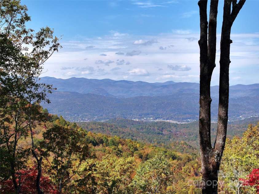 243 Ridgeline Drive, Brevard, NC 28712.  MLS# CAR4313542, YatesRealty ID 4227. Ridge End View to Looking Glass