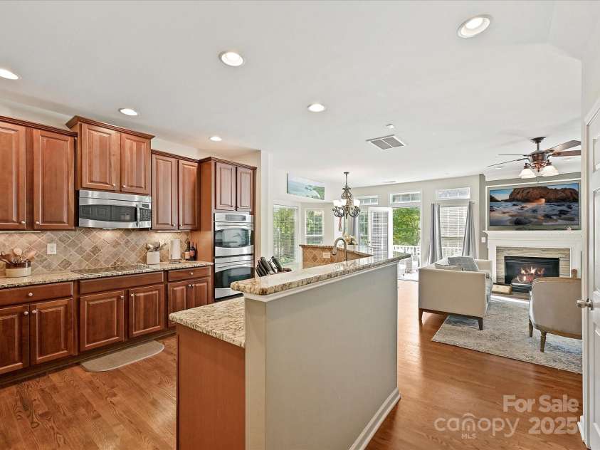 405 Armour Street, Davidson, NC 28036.  MLS# CAR4305471, YatesRealty ID 4227. 