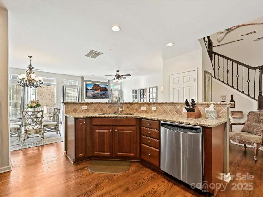 405 Armour Street, Davidson, NC 28036.  MLS# CAR4305471, YatesRealty ID 4227. 