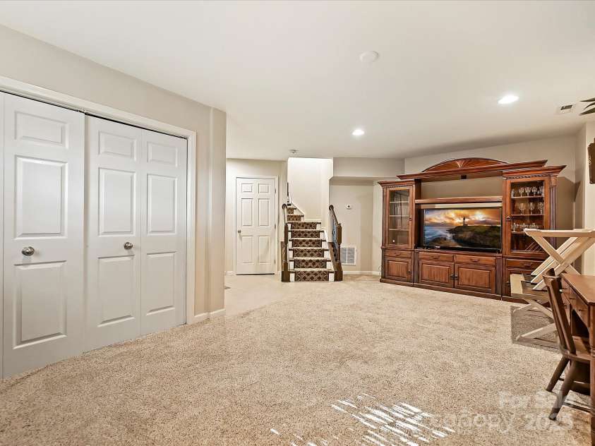 405 Armour Street, Davidson, NC 28036.  MLS# CAR4305471, YatesRealty ID 4227. 