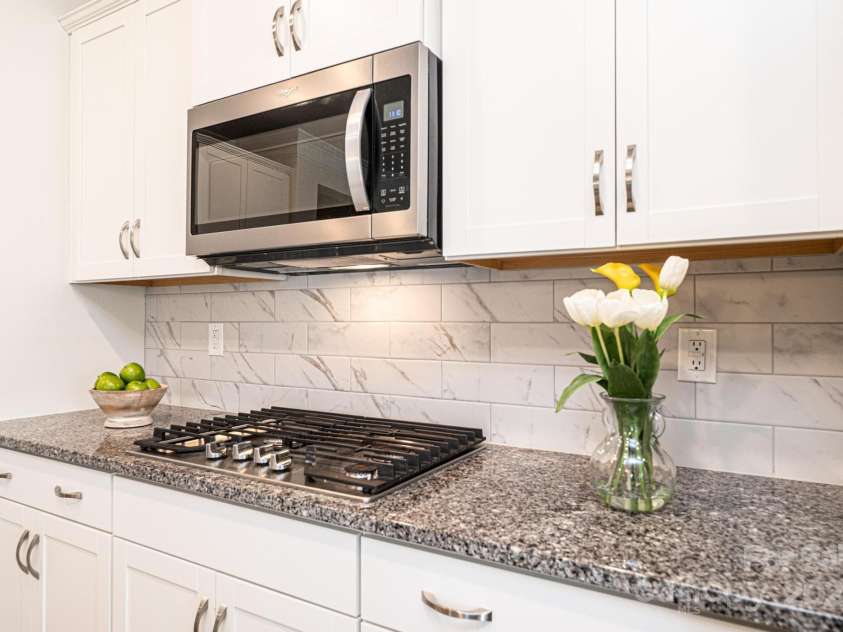 640 Latrobe Drive, Iron Station, NC 28080.  MLS# CAR4238619, YatesRealty ID 4227. Stainless steel appliances