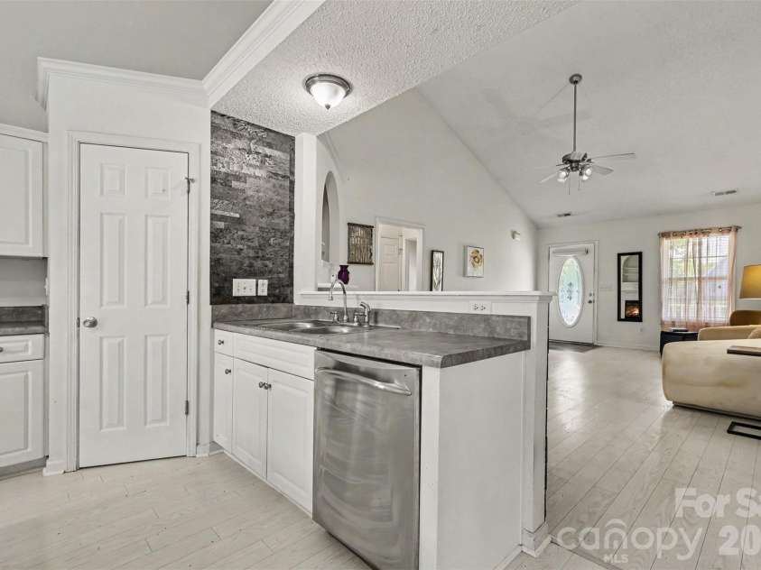 643 Trenholm Trail, Fort Mill, SC 29715.  MLS# CAR4411254, YatesRealty ID 42273. 