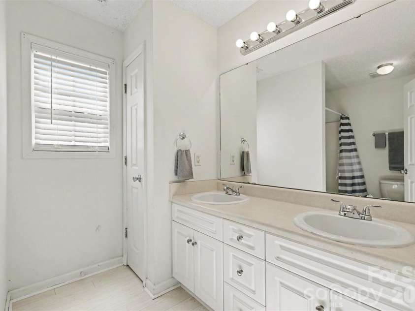 643 Trenholm Trail, Fort Mill, SC 29715.  MLS# CAR4411254, YatesRealty ID 42273. 