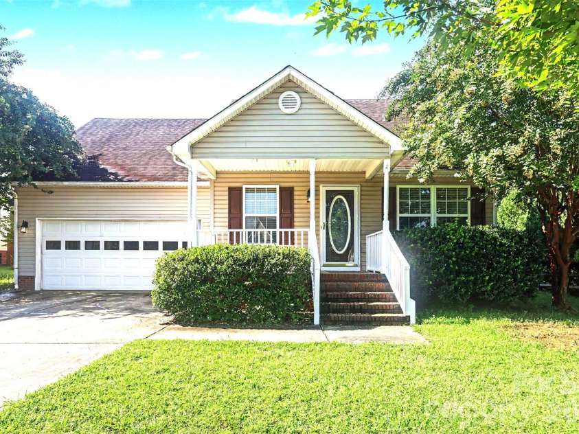 643 Trenholm Trail, Fort Mill, SC 29715.  MLS# CAR4411254, YatesRealty ID 42273. 