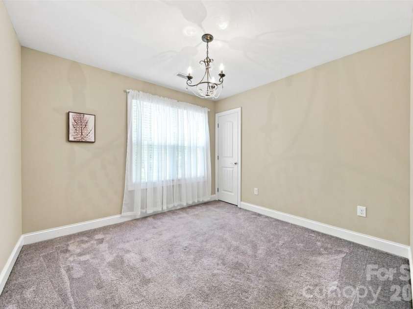 5810 Dwayne Starnes Drive, Hickory, NC 28602.  MLS# CAR4410401, YatesRealty ID 42274. 