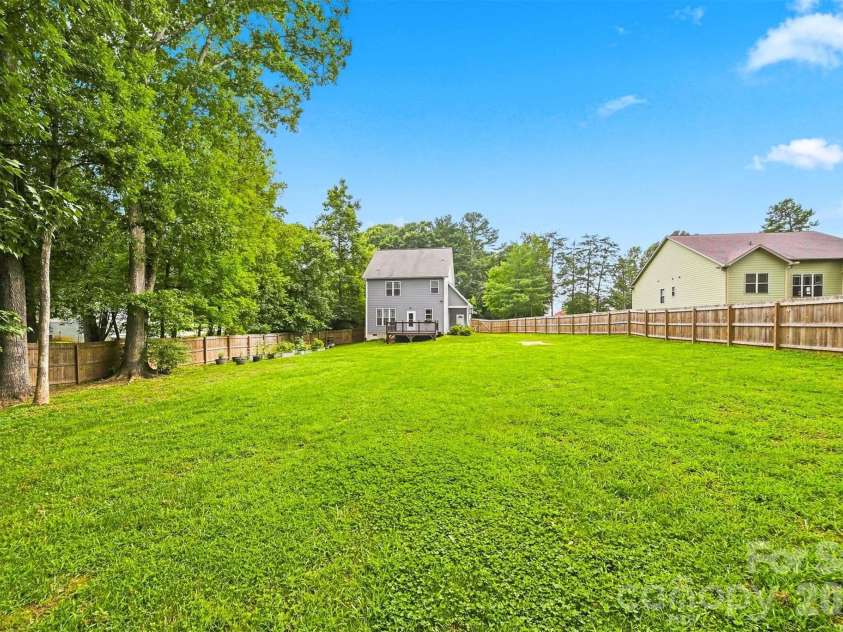 5810 Dwayne Starnes Drive, Hickory, NC 28602.  MLS# CAR4410401, YatesRealty ID 42274. 