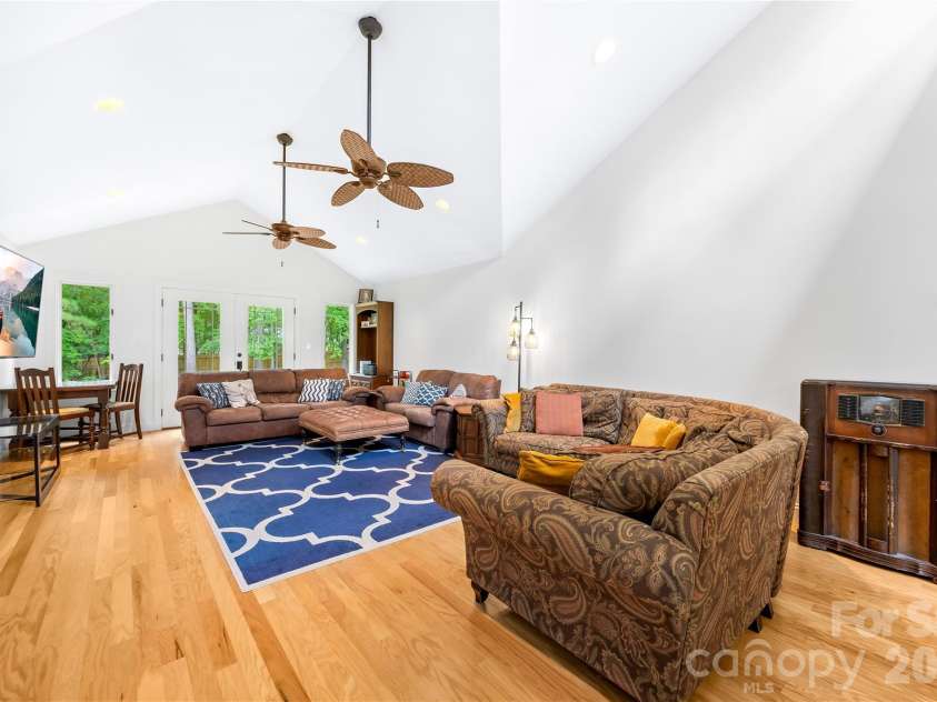 3406 Red Fox Trail, Matthews, NC 28104.  MLS# CAR4410433, YatesRealty ID 42275. 