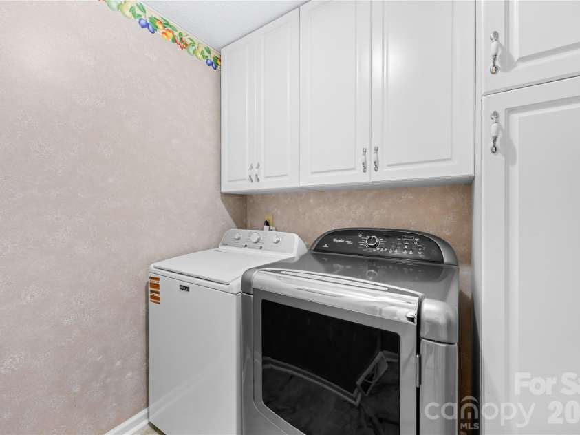 3406 Red Fox Trail, Matthews, NC 28104.  MLS# CAR4410433, YatesRealty ID 42275. 