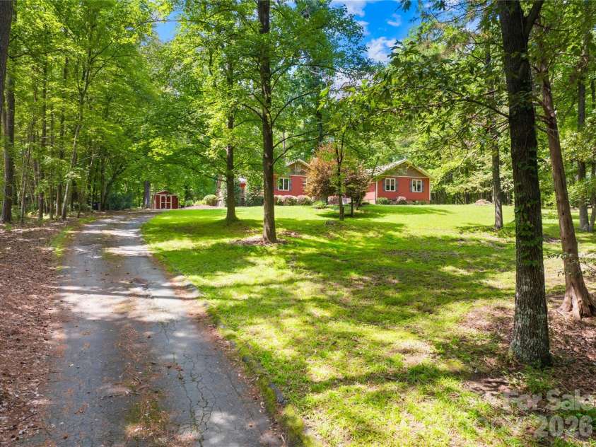 3406 Red Fox Trail, Matthews, NC 28104.  MLS# CAR4410433, YatesRealty ID 42275. 