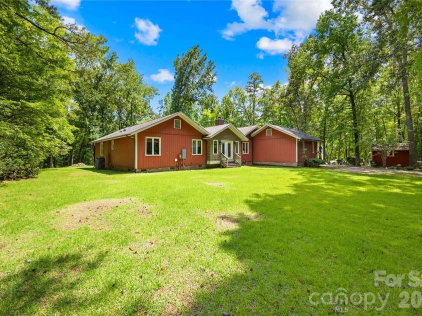 3406 Red Fox Trail, Matthews, NC 28104.  MLS# CAR4410433, YatesRealty ID 42275. 