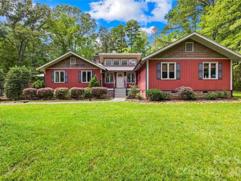 3406 Red Fox Trail, Matthews, NC 28104.  MLS# CAR4410433, YatesRealty ID 42275. 