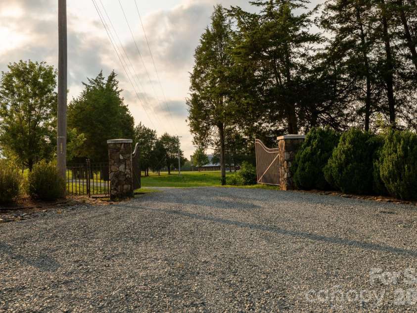 2800 Waxhaw Indian Trail Road, Waxhaw, NC 28173.  MLS# CAR4407694, YatesRealty ID 42276. 