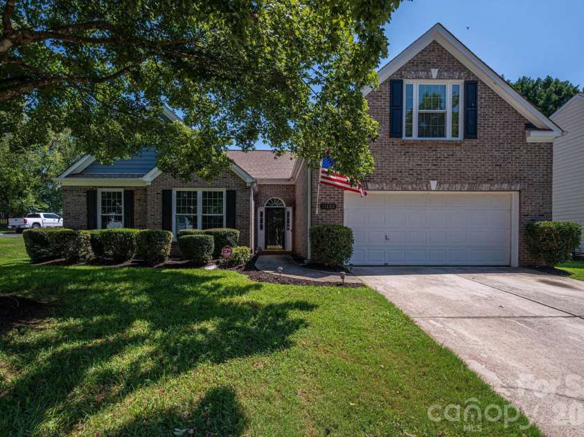 11132 Chastain Parc Drive, Charlotte, NC 28216.  MLS# CAR4410267, YatesRealty ID 42277. 
