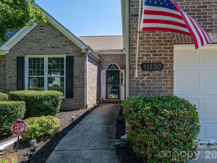 11132 Chastain Parc Drive, Charlotte, NC 28216.  MLS# CAR4410267, YatesRealty ID 42277. 