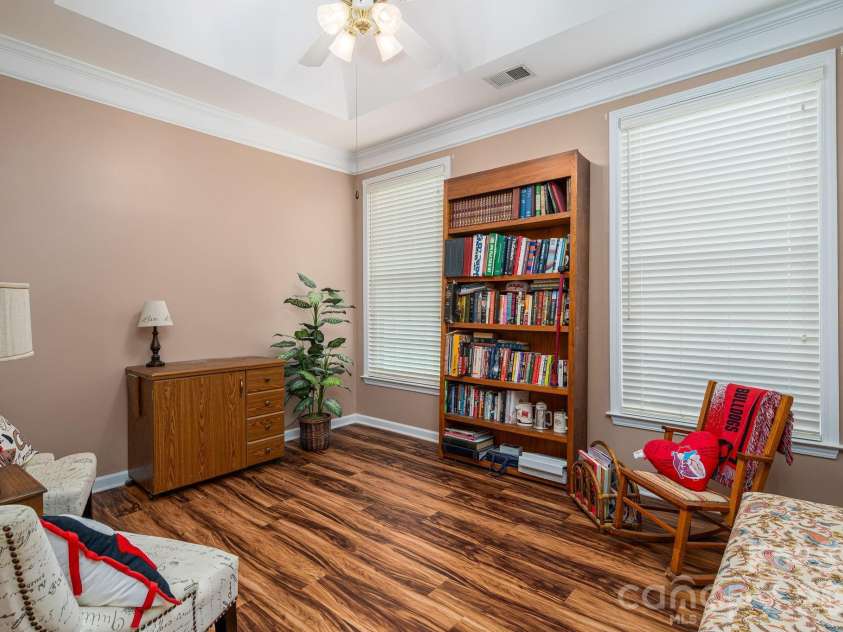 11132 Chastain Parc Drive, Charlotte, NC 28216.  MLS# CAR4410267, YatesRealty ID 42277. 