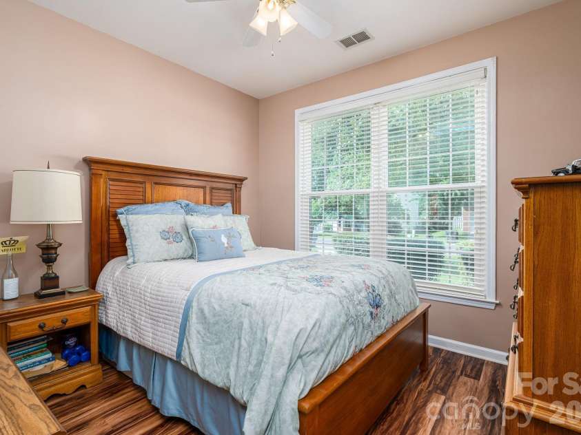 11132 Chastain Parc Drive, Charlotte, NC 28216.  MLS# CAR4410267, YatesRealty ID 42277. 