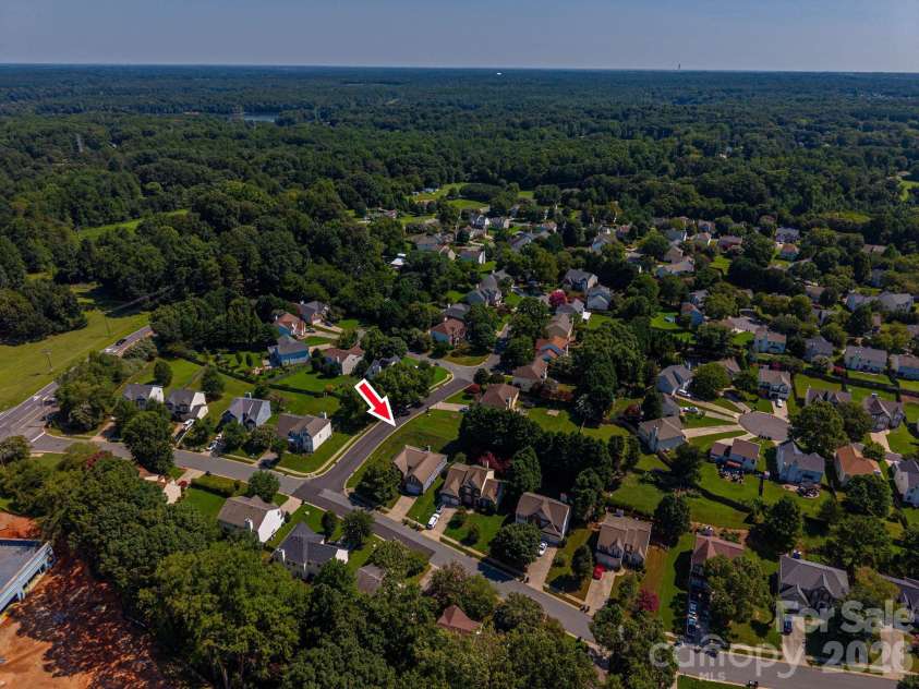 11132 Chastain Parc Drive, Charlotte, NC 28216.  MLS# CAR4410267, YatesRealty ID 42277. 