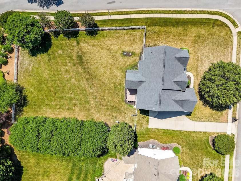 139 Corona Circle, Mooresville, NC 28117.  MLS# CAR4412660, YatesRealty ID 42278. 