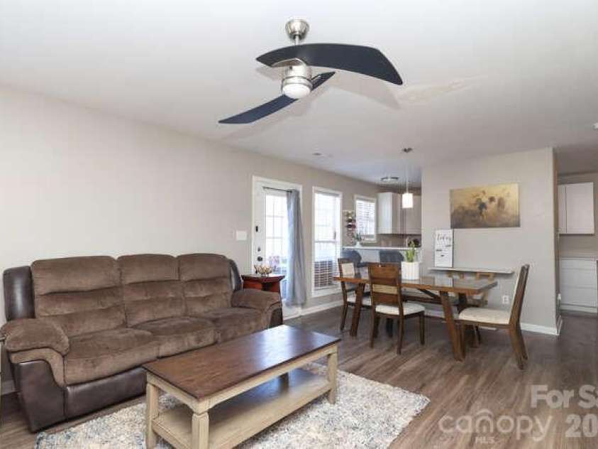 1109 Triece Lane, Charlotte, NC 28215.  MLS# CAR4412684, YatesRealty ID 42281. 