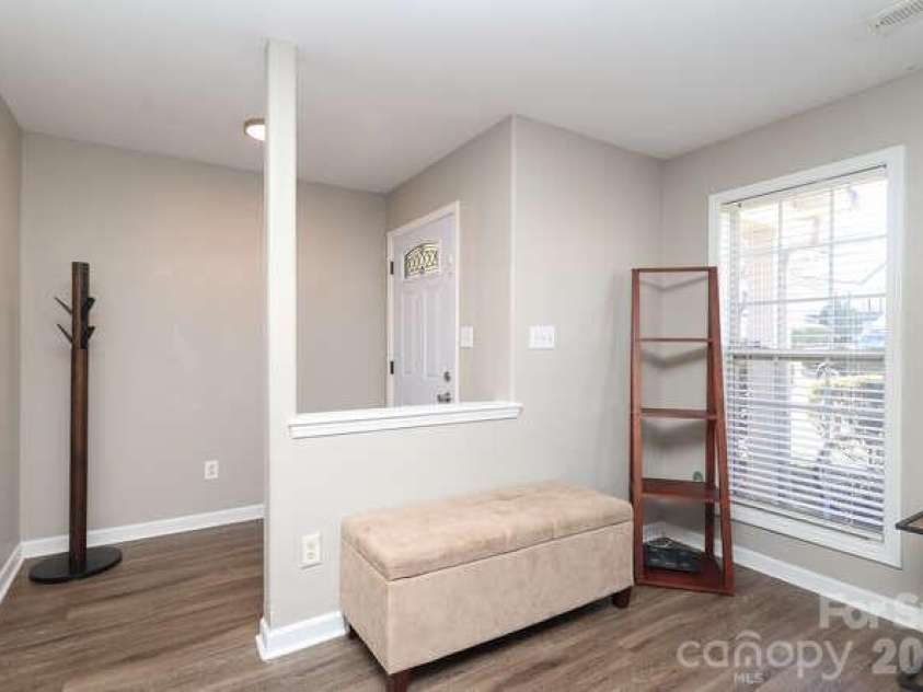 1109 Triece Lane, Charlotte, NC 28215.  MLS# CAR4412684, YatesRealty ID 42281. 