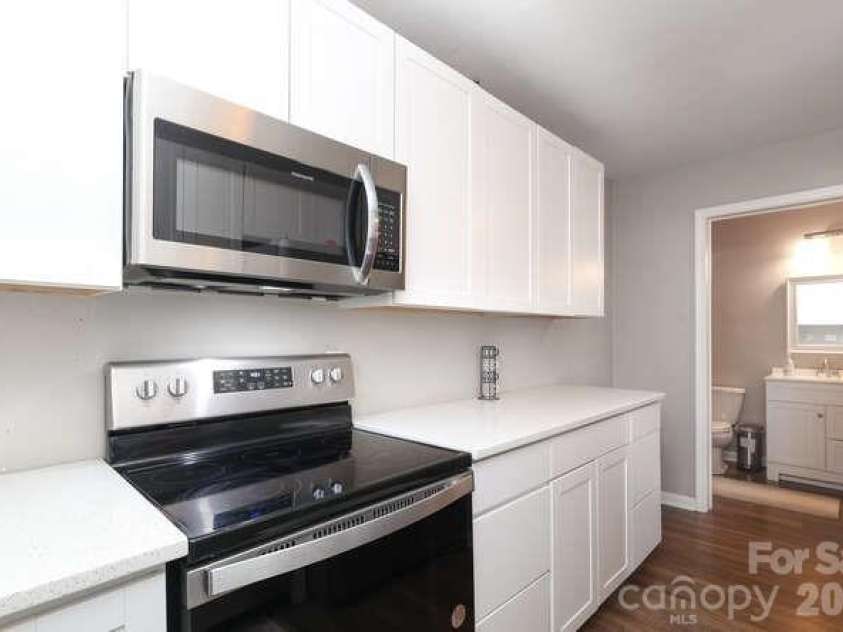 1109 Triece Lane, Charlotte, NC 28215.  MLS# CAR4412684, YatesRealty ID 42281. 