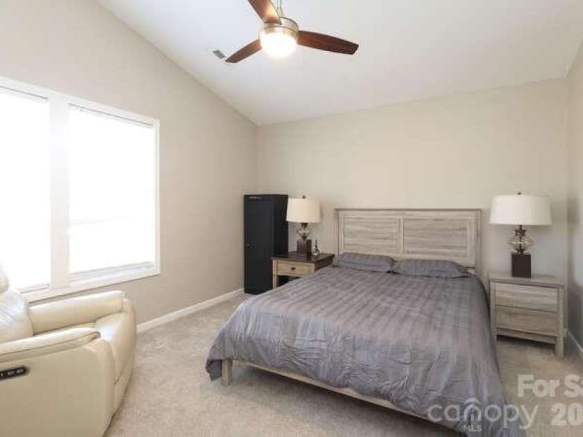 1109 Triece Lane, Charlotte, NC 28215.  MLS# CAR4412684, YatesRealty ID 42281. 