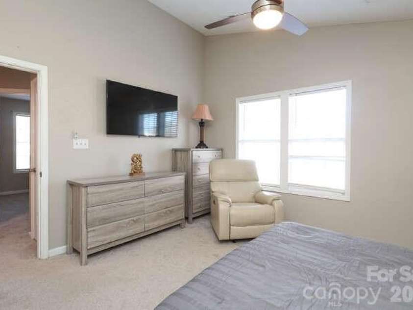 1109 Triece Lane, Charlotte, NC 28215.  MLS# CAR4412684, YatesRealty ID 42281. 