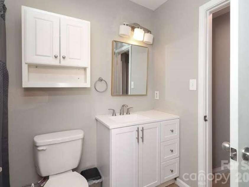 1109 Triece Lane, Charlotte, NC 28215.  MLS# CAR4412684, YatesRealty ID 42281. 