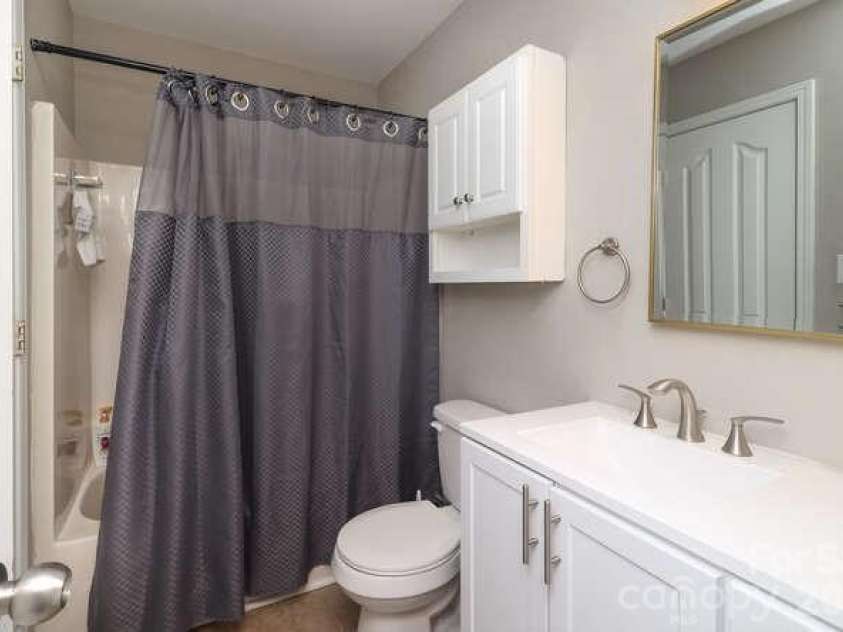 1109 Triece Lane, Charlotte, NC 28215.  MLS# CAR4412684, YatesRealty ID 42281. 