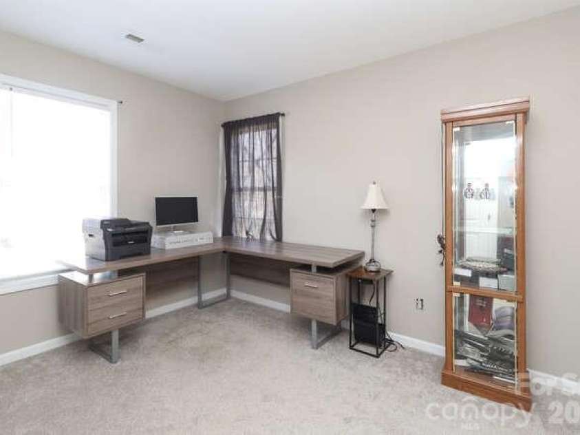 1109 Triece Lane, Charlotte, NC 28215.  MLS# CAR4412684, YatesRealty ID 42281. 