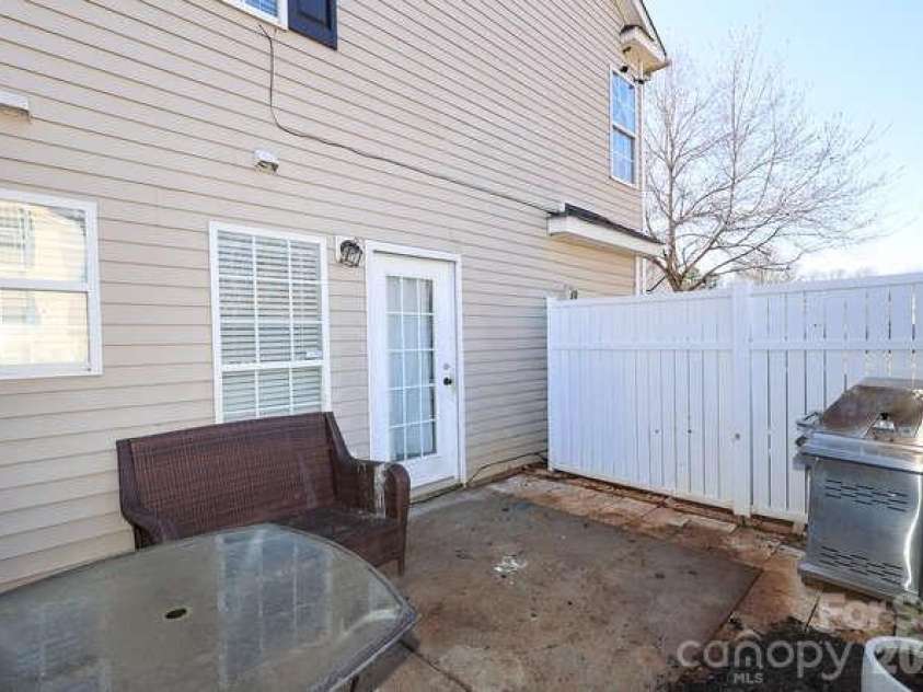 1109 Triece Lane, Charlotte, NC 28215.  MLS# CAR4412684, YatesRealty ID 42281. 