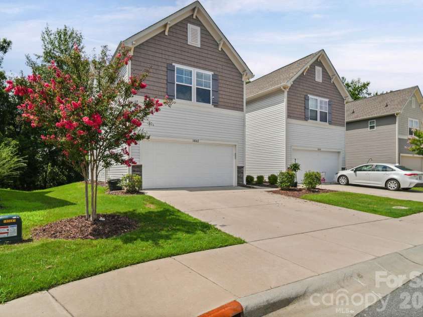 14042 Clayborn Street, Midland, NC 28107.  MLS# CAR4412137, YatesRealty ID 42287. 