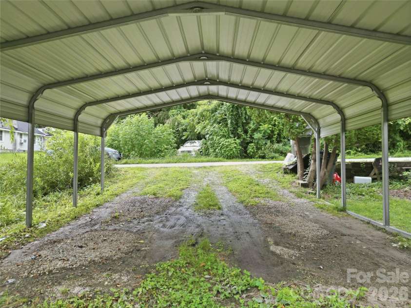 307 Beverly Avenue, Hendersonville, NC 28792.  MLS# CAR4412567, YatesRealty ID 42288. 