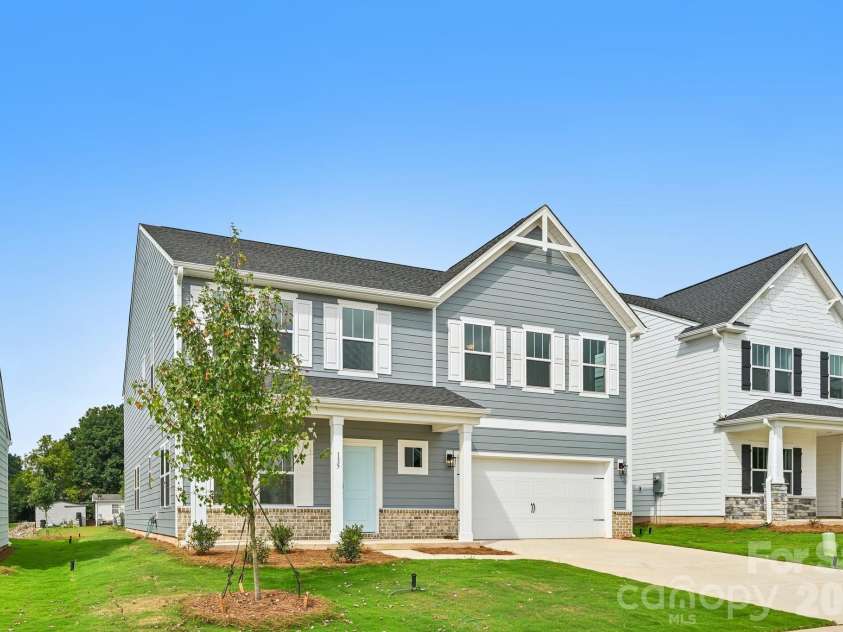 135 Borders Street, Statesville, NC 28677.  MLS# CAR4412703, YatesRealty ID 42289. 