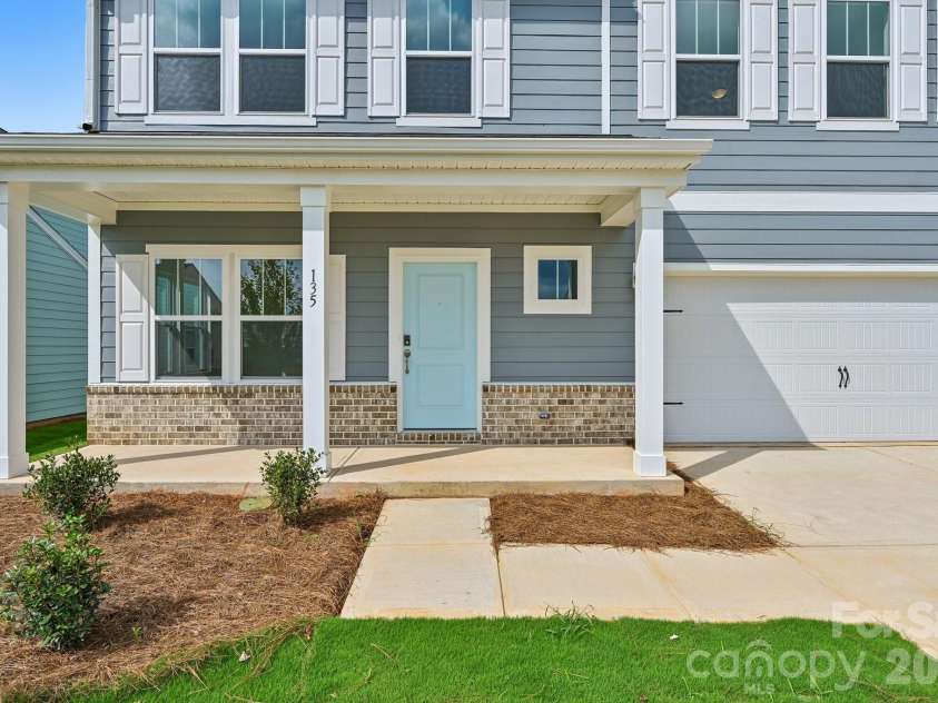 135 Borders Street, Statesville, NC 28677.  MLS# CAR4412703, YatesRealty ID 42289. 