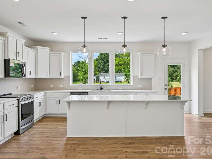 135 Borders Street, Statesville, NC 28677.  MLS# CAR4412703, YatesRealty ID 42289. 