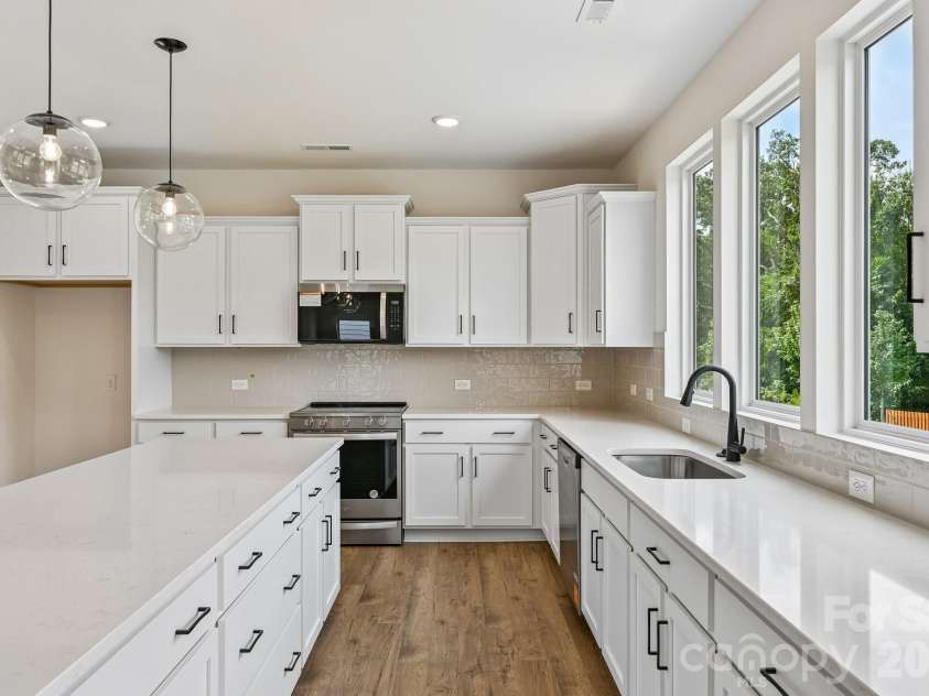 135 Borders Street, Statesville, NC 28677.  MLS# CAR4412703, YatesRealty ID 42289. 