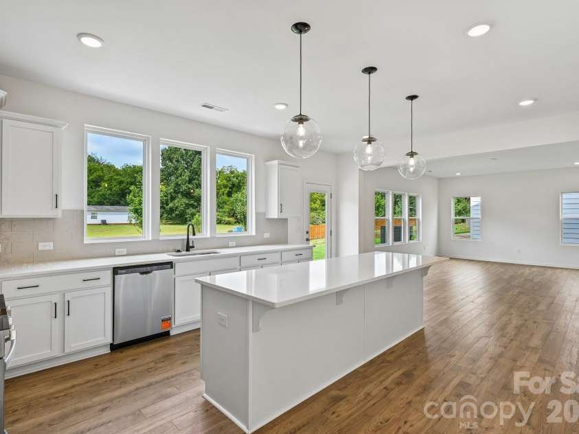 135 Borders Street, Statesville, NC 28677.  MLS# CAR4412703, YatesRealty ID 42289. 