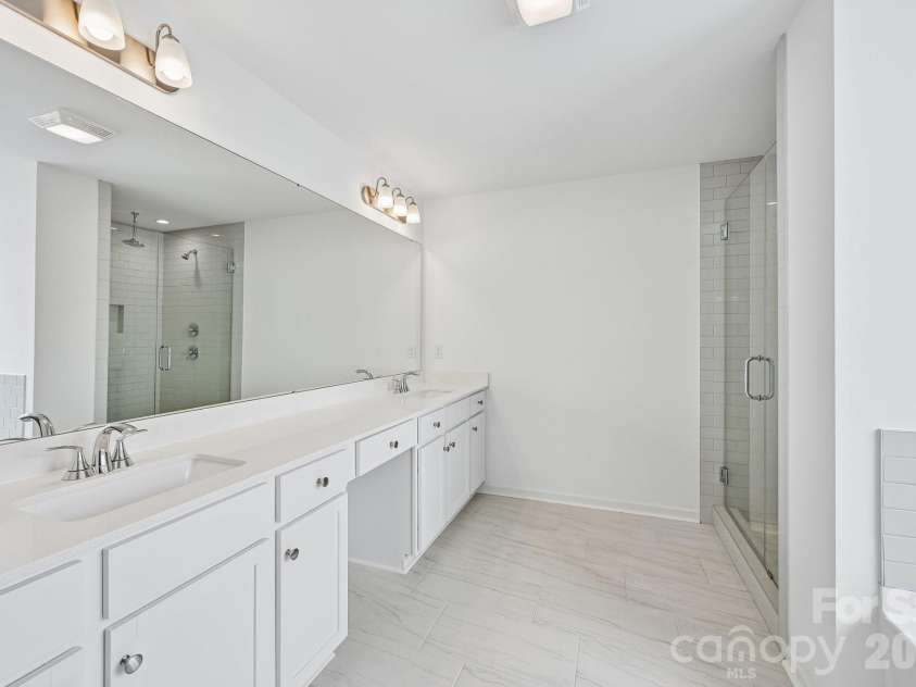 135 Borders Street, Statesville, NC 28677.  MLS# CAR4412703, YatesRealty ID 42289. 