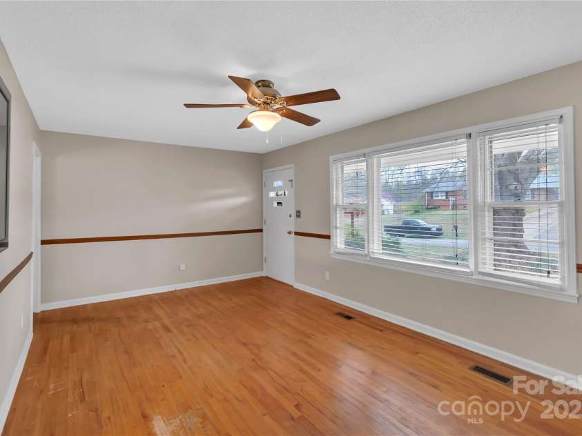3509 Havenwood Road, Dallas, NC 28034.  MLS# CAR4240747, YatesRealty ID 4229. 