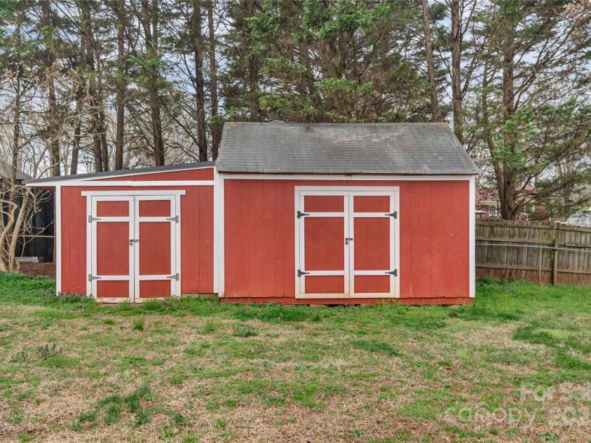 3509 Havenwood Road, Dallas, NC 28034.  MLS# CAR4240747, YatesRealty ID 4229. 