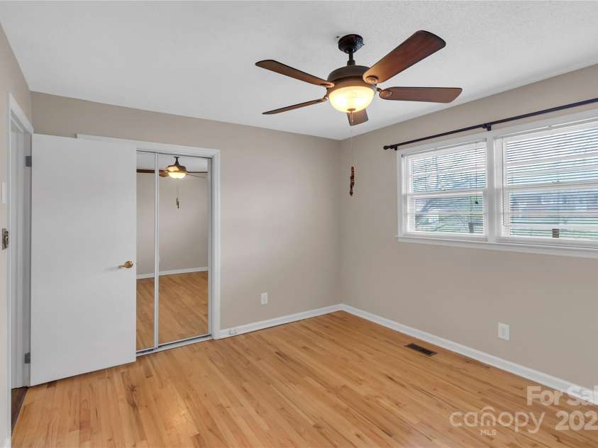 3509 Havenwood Road, Dallas, NC 28034.  MLS# CAR4240747, YatesRealty ID 4229. BR 1