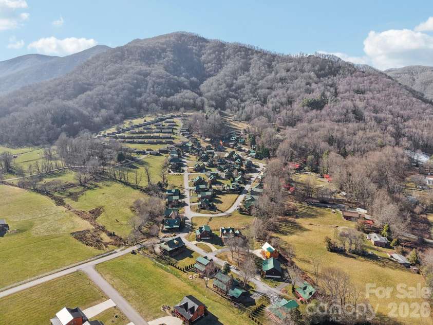 54 Meandering Way, Maggie Valley, NC 28751.  MLS# CAR4336056, YatesRealty ID 4229. 