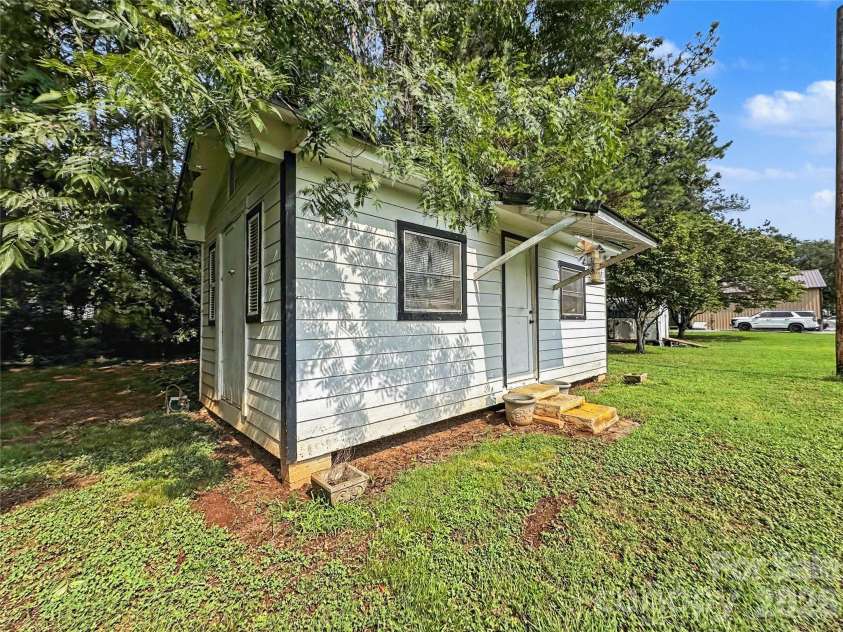 832 Baker Street, Statesville, NC 28677.  MLS# CAR4412636, YatesRealty ID 42290. 